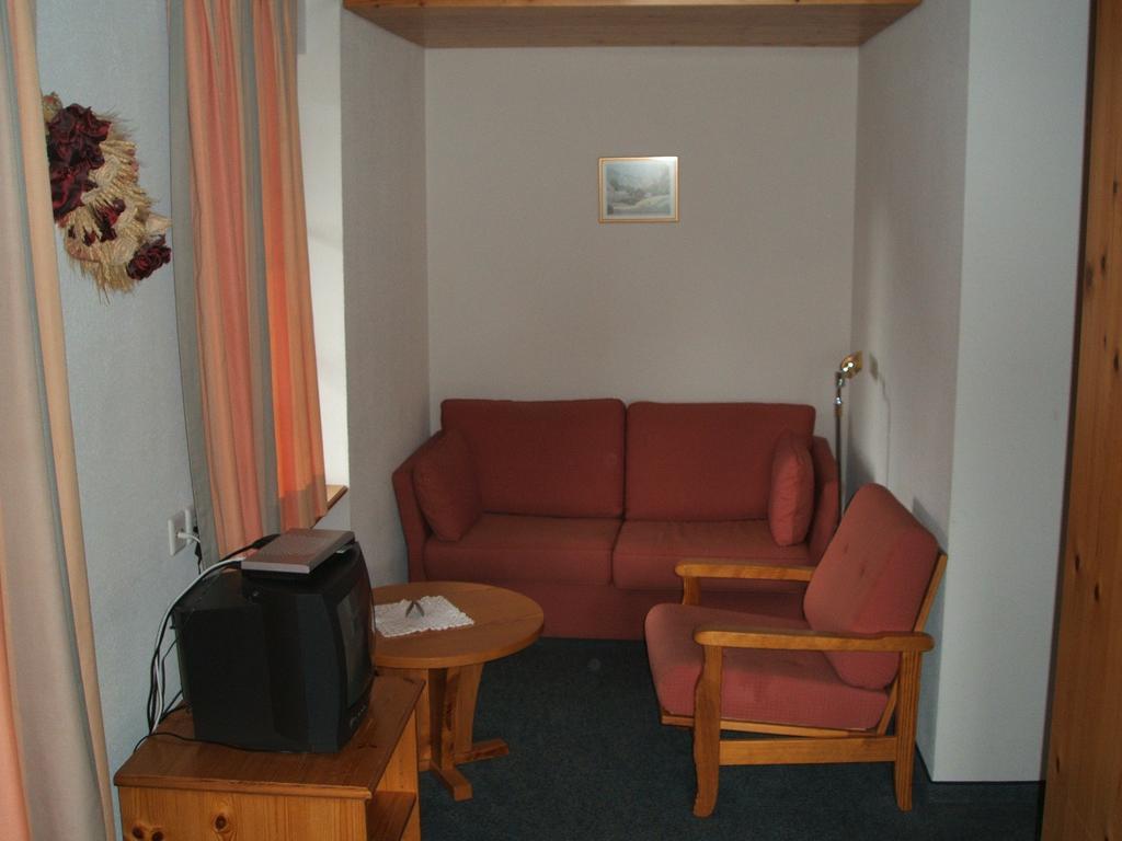 Hotel Erzhorn Arosa Pokoj fotografie