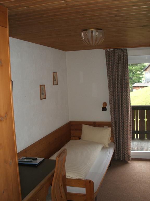 Hotel Erzhorn Arosa Pokoj fotografie